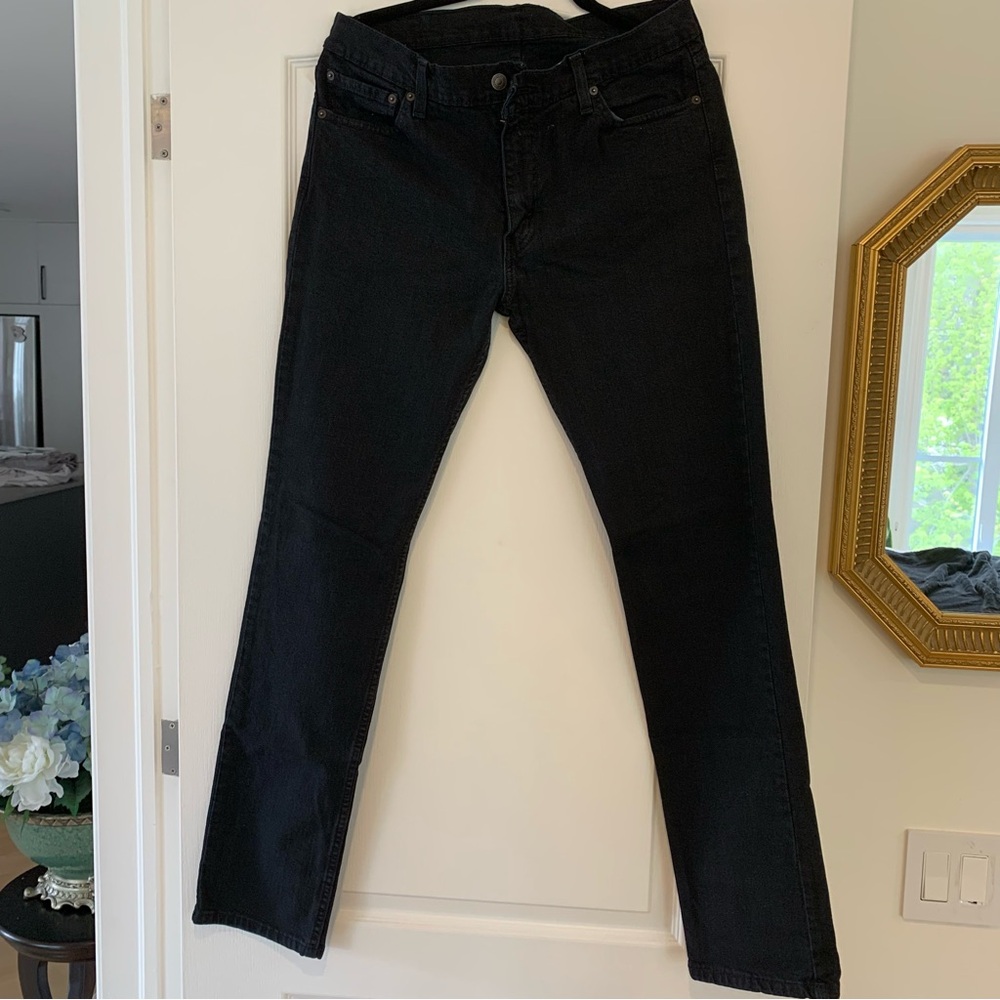 Levi's Black Straight Jeans Timeless Design